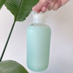 500 mL bkr bottle w/aqua silicone cover & bkr cap